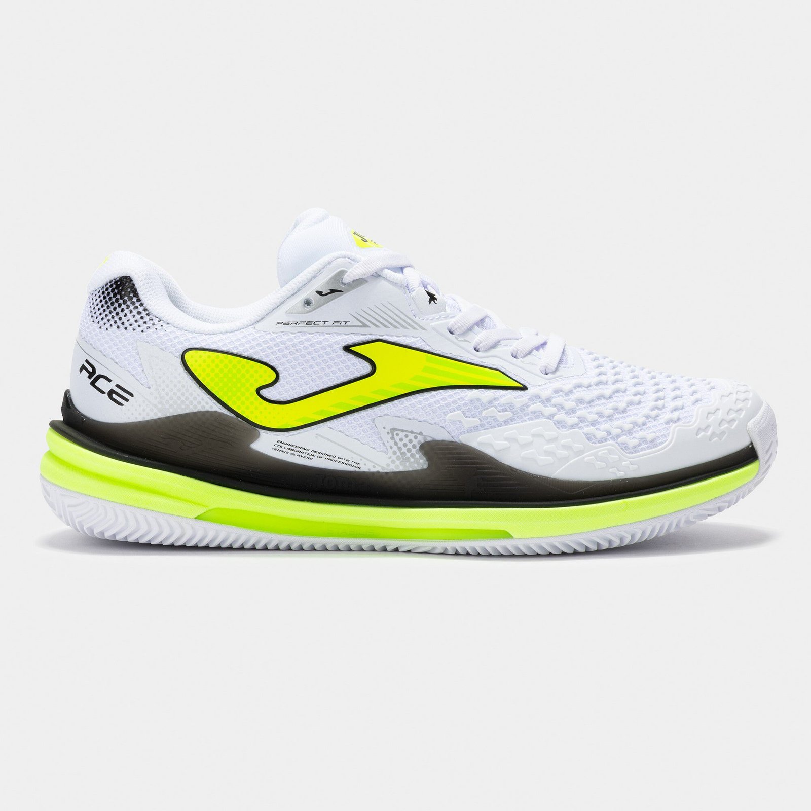 Joma Ace Clay shoe with STABILIS system, carbon stabilizer plate and herringbone DURABILITY outsole